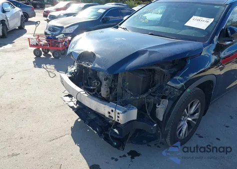 2015 Toyota Highlander Xle V6 z USA, uszkodzony, nr VIN 5TDJKRFH9FS152669